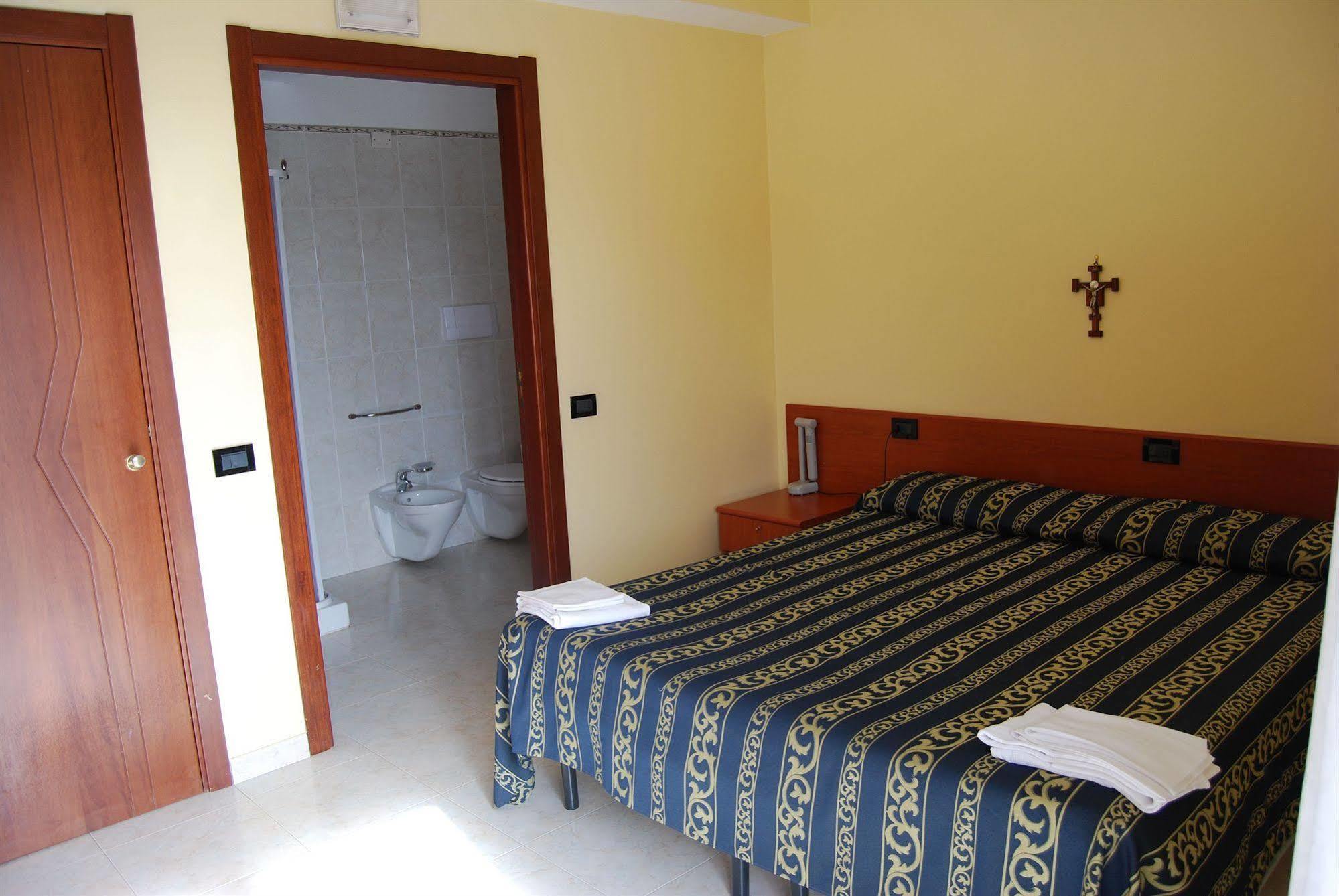 Hotel Il Chierichetto San Giovanni Rotondo Luaran gambar